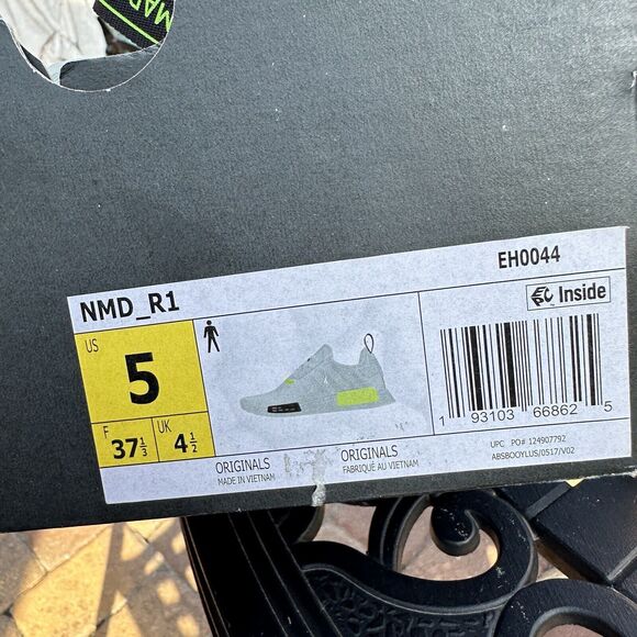 Adidas NMD_R1 Signal Green Men\'s Athletic Shoes EH0044 Size 5 main image 8